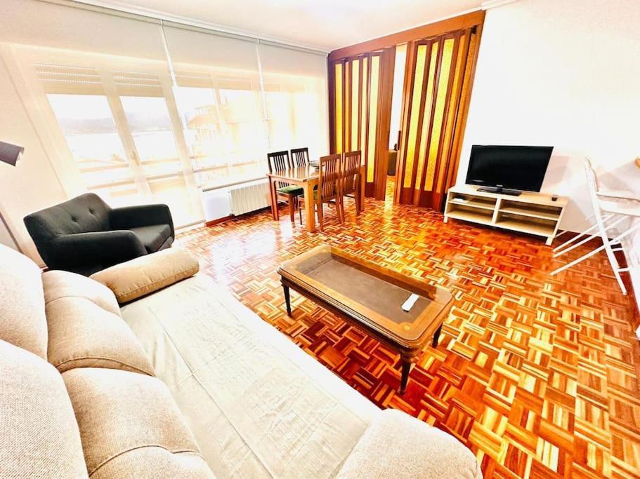 Acogedor Con Wi-fi Y Vistas *